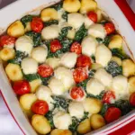 Gnocchi Auflauf mit Spinat, Tomate und Mozzarella