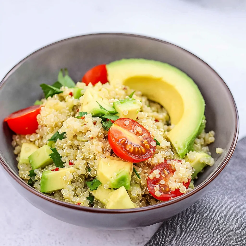 Quinoa-Salat mit Avocado